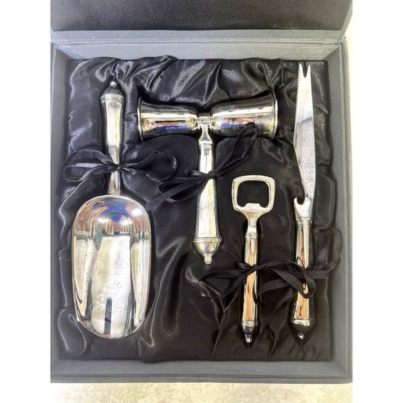 Saks Fifth Avenue Elegant 4 Piece Silver Plated Bar Set Black Satin Lined Case - Picture 2 of 6